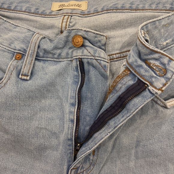 Madewell Distressed Curvy Mom Jean Short - Picture 3 of 6